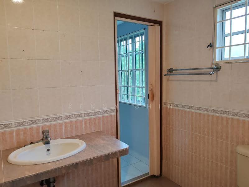3-storey Terraced House for Sale in Taman Putri Jaya (Cheras) - Kenny Chin - Bathroom - PropertyGuru.com.my