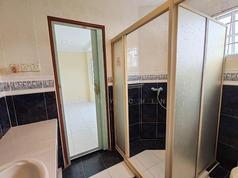 3-storey Terraced House for Sale in Taman Putri Jaya (Cheras) - Kenny Chin - Bathroom - PropertyGuru.com.my