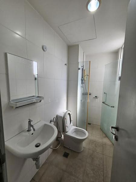 Kondominium untuk Dijual di Zenith Residences - Allen Tan - Bathroom - PropertyGuru.com.my