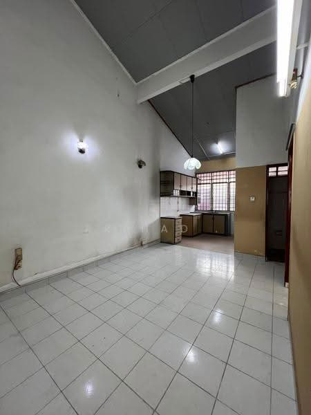 1-storey Terraced House for Sale in Taman Perling (Perling) - Arshad . - Kitchen - PropertyGuru.com.my