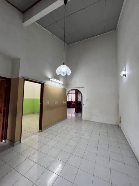 1-storey Terraced House for Sale in Taman Perling (Perling) - Arshad . - Interior - PropertyGuru.com.my