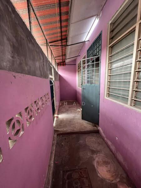 1-storey Terraced House for Sale in Taman Perling (Perling) - Arshad . - Exterior - PropertyGuru.com.my