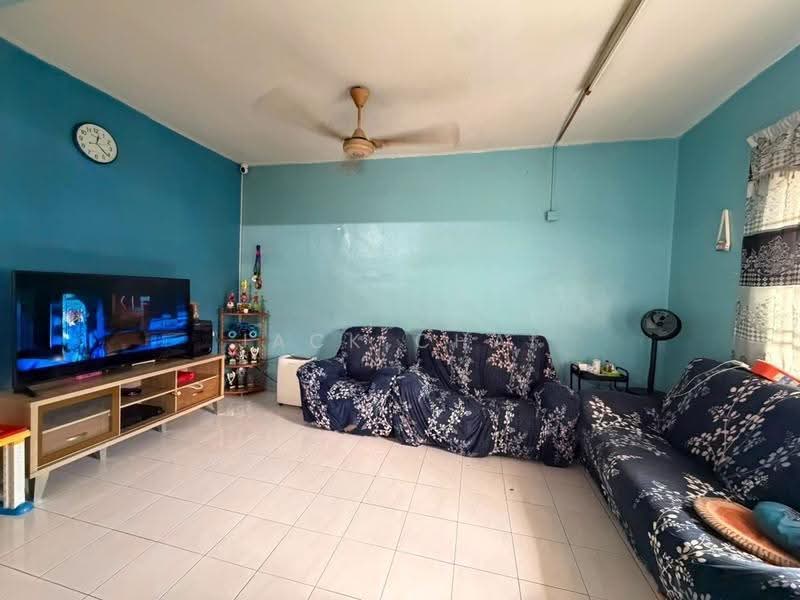 Pangsapuri untuk Dijual di Sri Awana Townhouse - Jack Chai - Living Room - PropertyGuru.com.my