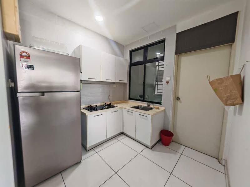 Service Residence for Sale at The Platino Serviced Apartment - Arshad . - Kitchen - PropertyGuru.com.my