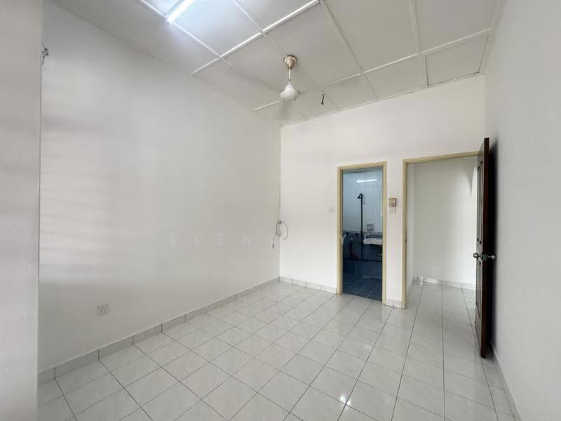 Rumah Teres 1.5-Tingkat untuk Disewa di Taman Perling (Perling) - Elena Lye - PropertyGuru.com.my
