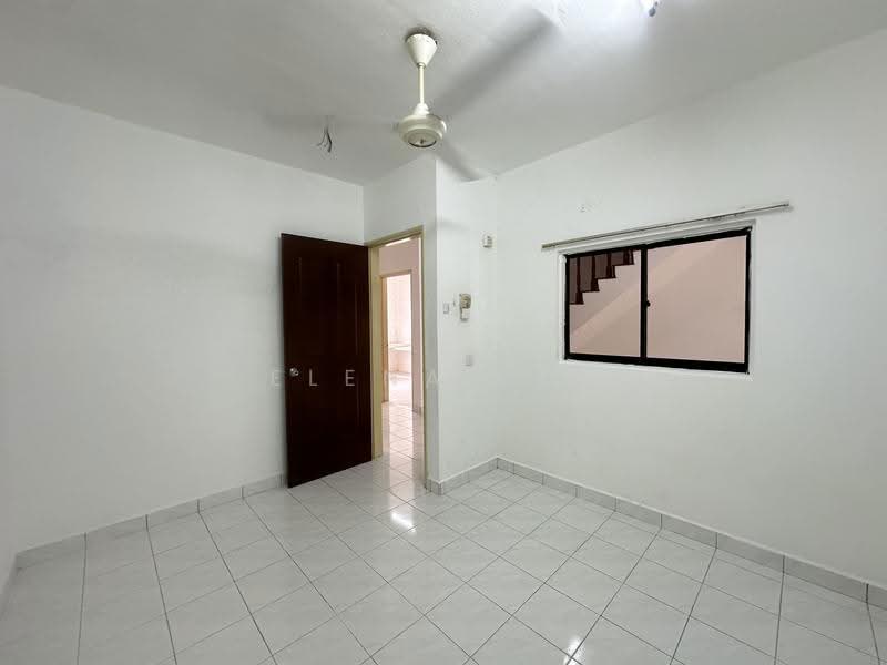 Rumah Teres 1.5-Tingkat untuk Disewa di Taman Perling (Perling) - Elena Lye - PropertyGuru.com.my