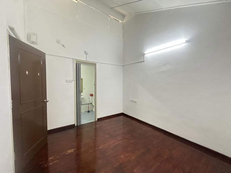 Rumah Teres 1.5-Tingkat untuk Disewa di Taman Perling (Perling) - Elena Lye - PropertyGuru.com.my