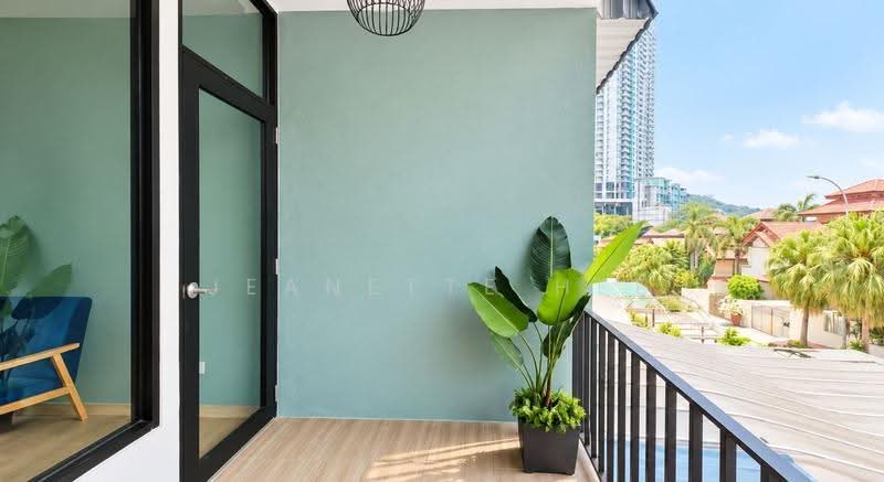 3-storey Terraced House for Rent in Pantai Miami (Batu Ferringhi) - Jeanette Hee - Balcony - PropertyGuru.com.my