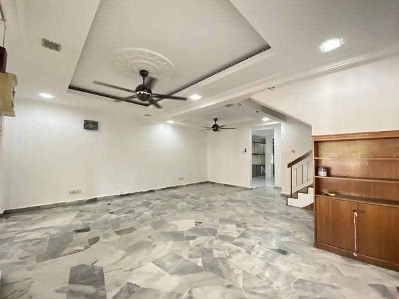 2-storey Terraced House for Sale in BANDAR PUCHONG JAYA (Puchong) - Angel Tan - Living Room - PropertyGuru.com.my
