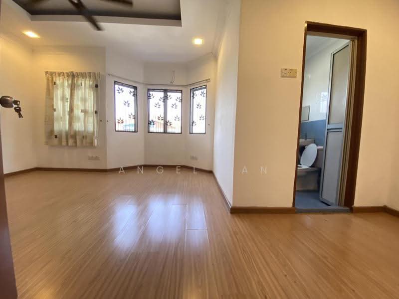 2-storey Terraced House for Sale in BANDAR PUCHONG JAYA (Puchong) - Angel Tan - Living Room - PropertyGuru.com.my