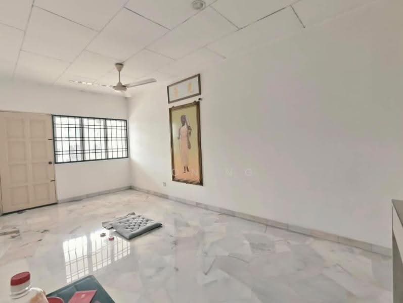 Rumah Berkembar untuk Dijual di Taman Eng Ann (Klang) - Leon Ng - Living Room - PropertyGuru.com.my