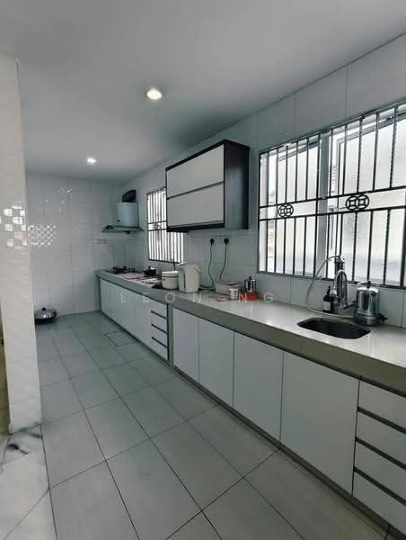 Rumah Berkembar untuk Dijual di Taman Eng Ann (Klang) - Leon Ng - Kitchen - PropertyGuru.com.my