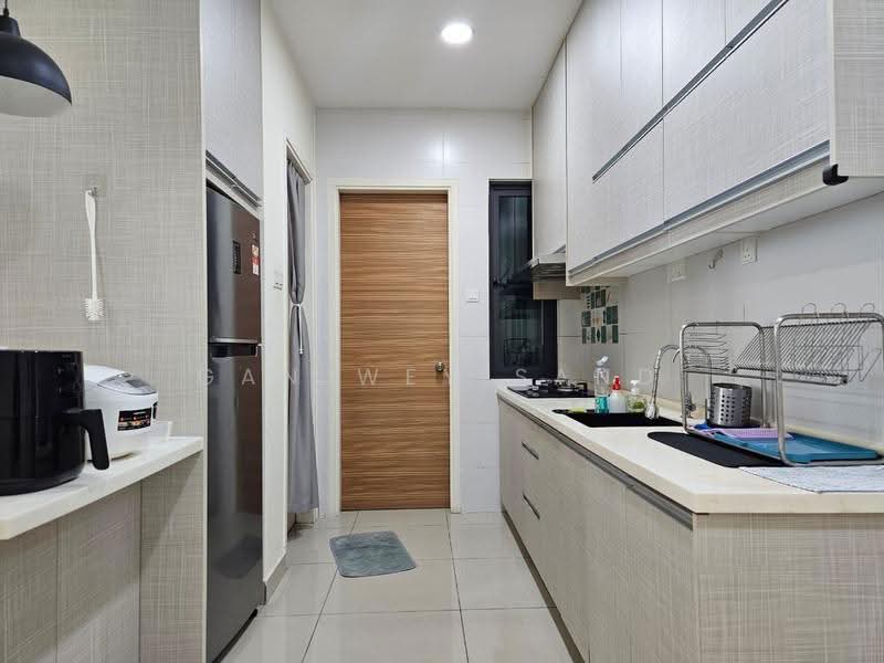 Kediaman Servis untuk Disewa di Pearl Suria - GAN WEY SAND - Kitchen - PropertyGuru.com.my