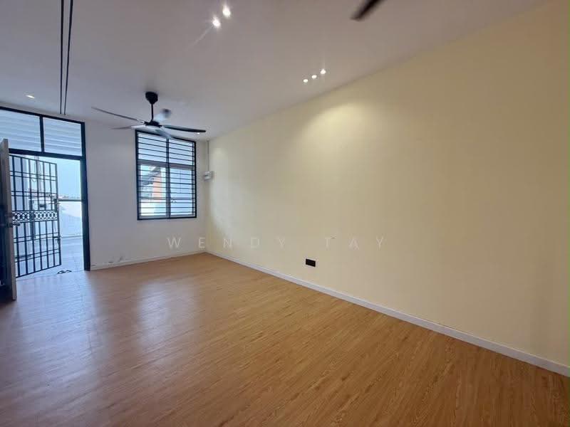 Rumah Teres untuk Disewa di Taman Putri Kulai (Kulai) - Wendy Tay - Living Room - PropertyGuru.com.my