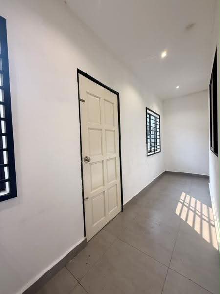 Rumah Teres untuk Disewa di Taman Putri Kulai (Kulai) - Wendy Tay - Corridor - PropertyGuru.com.my