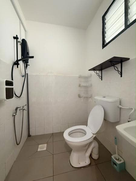 Rumah Teres untuk Disewa di Taman Putri Kulai (Kulai) - Wendy Tay - Bathroom - PropertyGuru.com.my