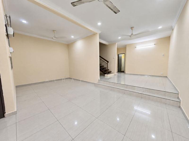 Rumah Teres untuk Dijual di Taman Bukit Pasir (Batu Pahat) - ALHAFIZ AZIS - Living Room - PropertyGuru.com.my