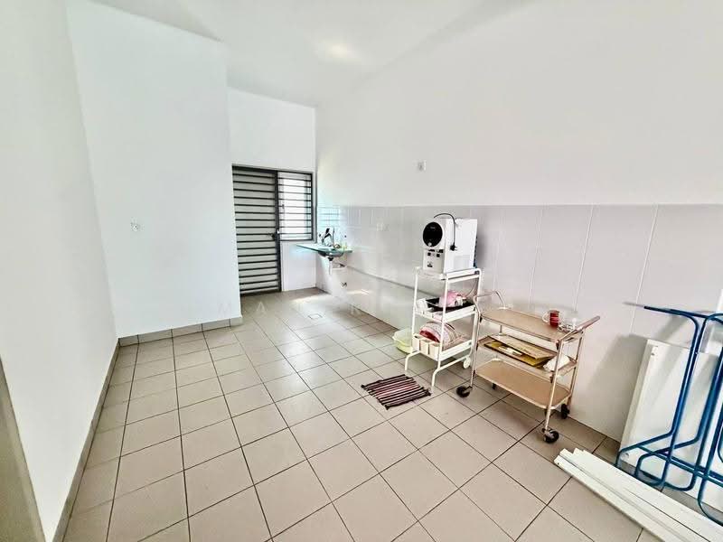Rumah Teres 2-Tingkat untuk Dijual di Taman Sepang (Sepang) - Mahirah . - Kitchen - PropertyGuru.com.my