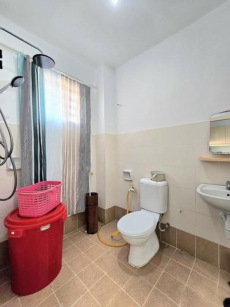 2-storey Terraced House for Sale in Bandar Baru Bangi (Selangor) - Mahirah . - Bathroom - PropertyGuru.com.my