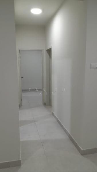Service Residence for Rent at Majestic Maxim - Tan Ru Xin - Corridor - PropertyGuru.com.my