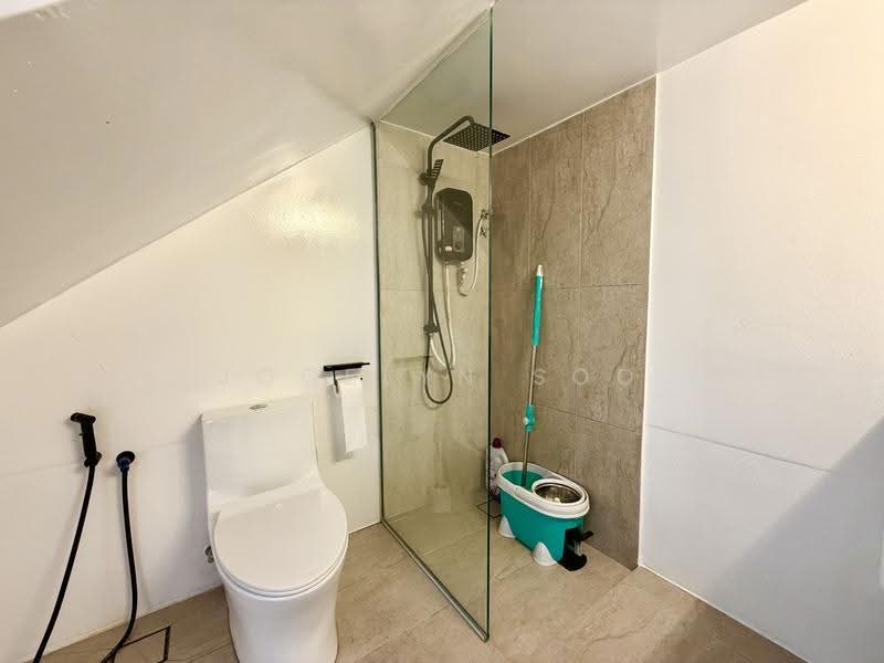 Rumah Berkembar untuk Disewa di Taman Overseas Union (Taman Oug) (Jalan Klang Lama (Old Klang Road)) - Jocelyn Soo - Bathroom - PropertyGuru.com.my