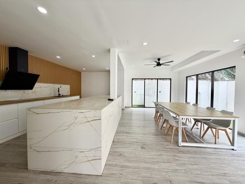 Rumah Berkembar untuk Disewa di Taman Overseas Union (Taman Oug) (Jalan Klang Lama (Old Klang Road)) - Jocelyn Soo - Kitchen - PropertyGuru.com.my