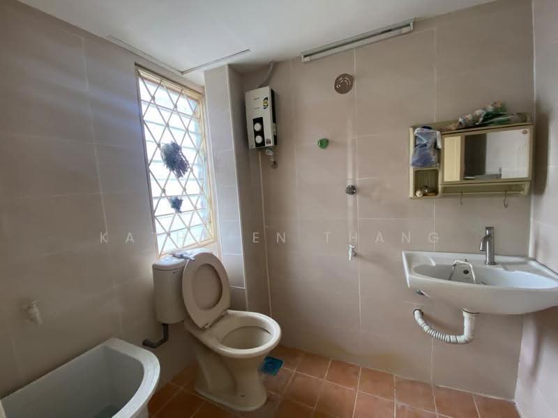 Rumah Teres 2.5-Tingkat untuk Dijual di Taman Dato Senu (Sentul) - Kathreen Thang - Bathroom - PropertyGuru.com.my