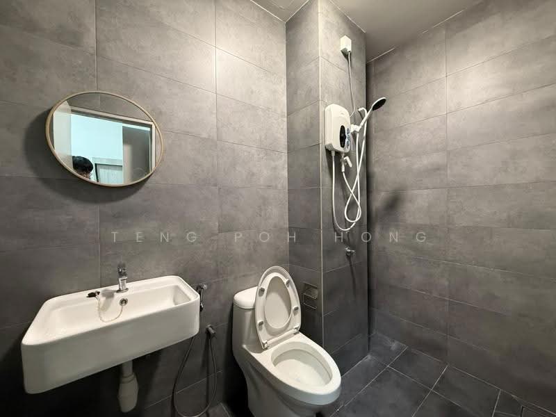 Kondominium untuk Disewa di Verando Residence - Teng Poh Hong - Bathroom - PropertyGuru.com.my