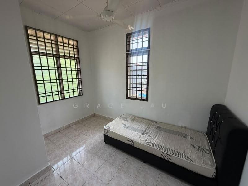 2-storey Terraced House for Rent in Taman Mutiara Rini (Skudai) - Grace Lau - Bedroom - PropertyGuru.com.my
