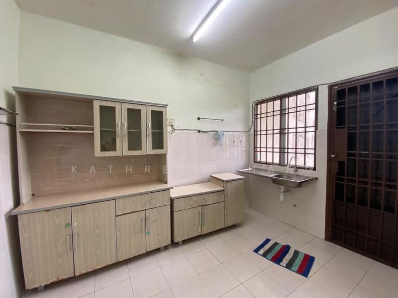 Rumah Teres 2-Tingkat untuk Disewa di Taman Bukit Permata (Selayang) - Kathreen Thang - Kitchen - PropertyGuru.com.my