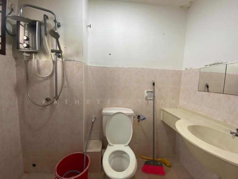 Rumah Teres 2-Tingkat untuk Disewa di Taman Bukit Permata (Selayang) - Kathreen Thang - Bathroom - PropertyGuru.com.my