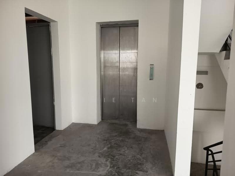 Shop for Rent in Austin Heights (Tebrau) - Jamie Tan - Corridor - PropertyGuru.com.my