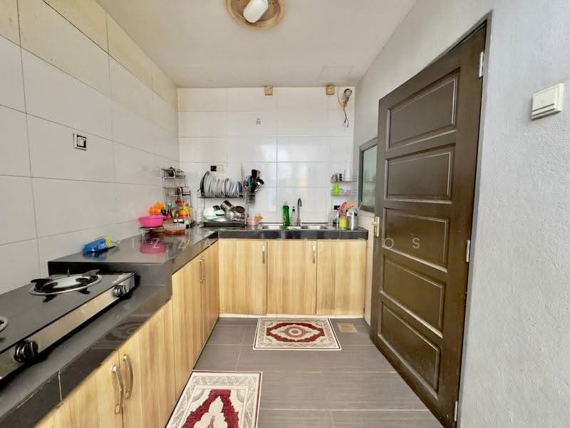 Rumah Teres 2-Tingkat untuk Dijual di Taman Permata (Ulu Kelang) - Izzat Zamros - Kitchen - PropertyGuru.com.my