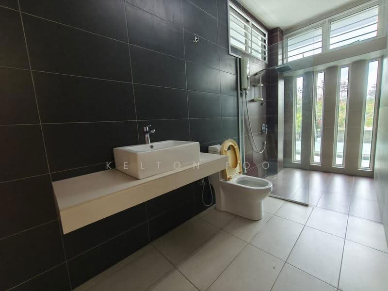 Banglo Lot Kosong untuk Dijual di Bandar Country Homes (Rawang) - Kelton Foo - Bathroom - PropertyGuru.com.my