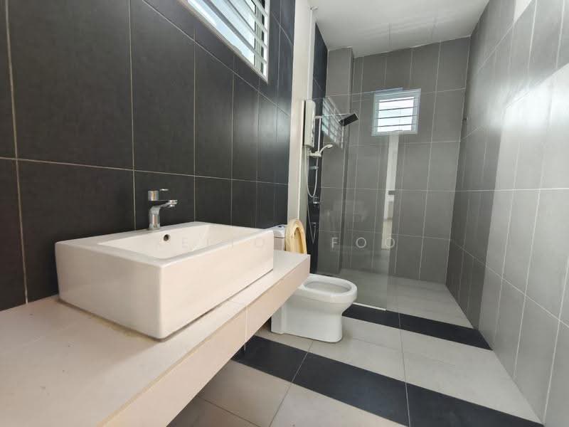 Banglo Lot Kosong untuk Dijual di Bandar Country Homes (Rawang) - Kelton Foo - Bathroom - PropertyGuru.com.my