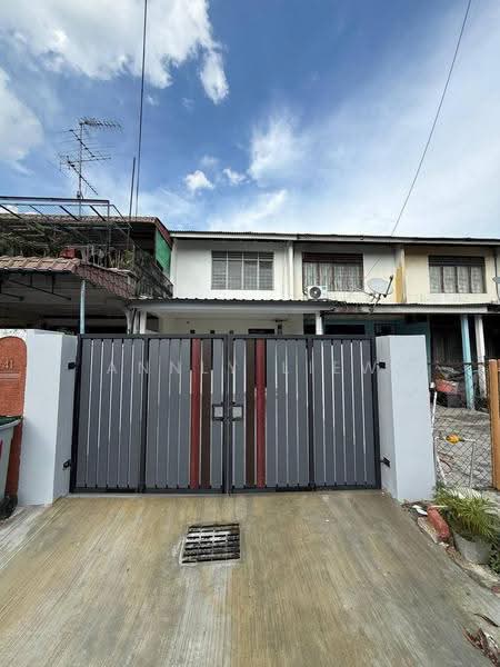 Rumah Teres 2-Tingkat untuk Dijual di Taman Johor Jaya (Johor Bahru) - Annly Liew - Exterior - PropertyGuru.com.my