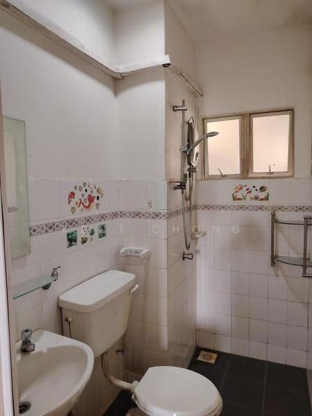 Apartment for Sale at D' Kiara Apartment - Kent Chong - Bathroom - PropertyGuru.com.my