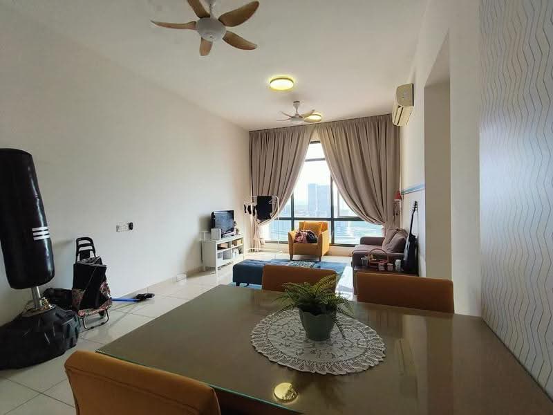 Kediaman Servis untuk Dijual di The Park Sky Residence - TS Low - Living Room - PropertyGuru.com.my