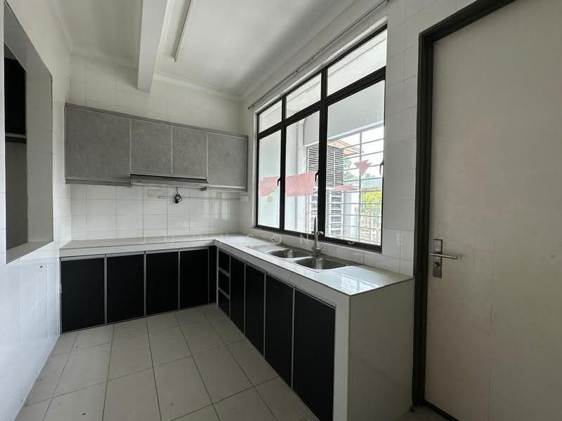 2.5-storey Terraced House for Rent in USJ Heights (Subang Jaya) - Johnson See - Kitchen - PropertyGuru.com.my