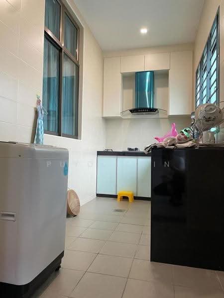 Rumah Teres untuk Disewa di Johor Bahru (Johor) - Puyol Chin - Kitchen - PropertyGuru.com.my