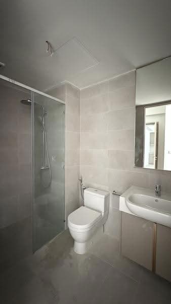 Kediaman Servis untuk Dijual di Skyline Embassy - Kelvin Pang - Bathroom - PropertyGuru.com.my