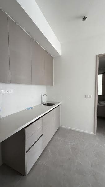 Kediaman Servis untuk Dijual di Skyline Embassy - Kelvin Pang - Kitchen - PropertyGuru.com.my