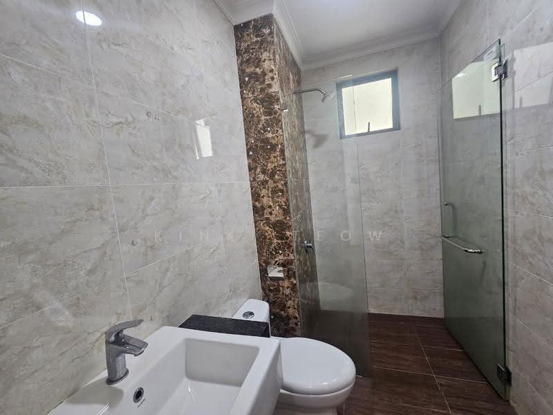 Kondominium untuk Disewa di Laguna Heights (Bukit Laguna) - Kinki Teow - Bathroom - PropertyGuru.com.my