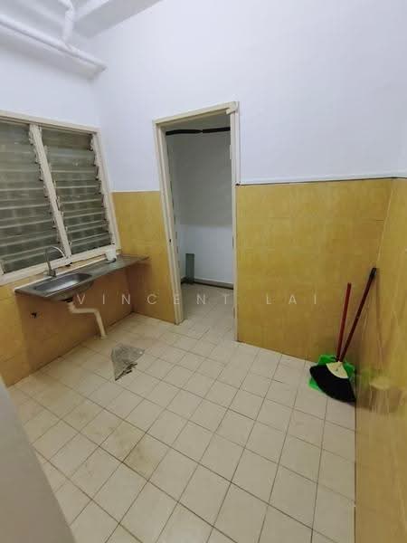 Flat for Rent at Mutiara Magna - Vincent Lai - Kitchen - PropertyGuru.com.my