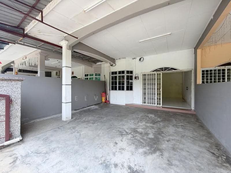 1-storey Terraced House for Sale in Taman Jelawat (Teluk Intan) - Kelvin Foo - Exterior - PropertyGuru.com.my