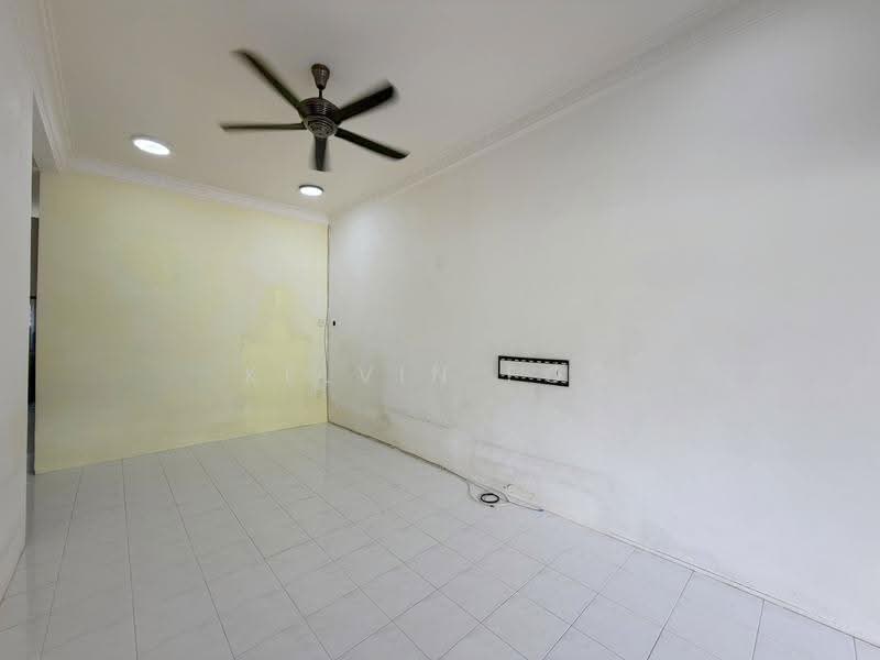 1-storey Terraced House for Sale in Taman Jelawat (Teluk Intan) - Kelvin Foo - Living Room - PropertyGuru.com.my