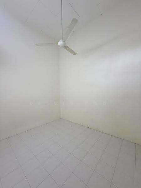 1-storey Terraced House for Sale in Taman Jelawat (Teluk Intan) - Kelvin Foo - Interior - PropertyGuru.com.my
