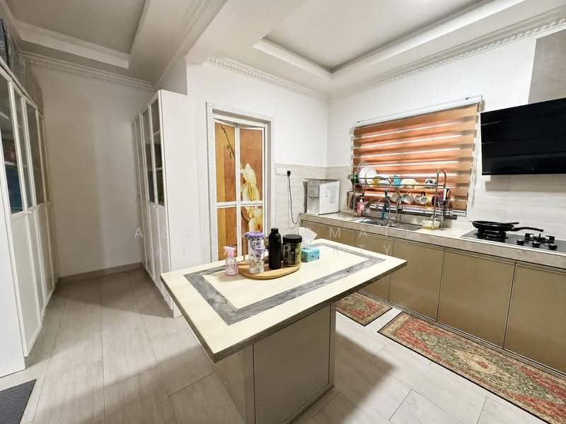 2-storey Terraced House for Sale in Taman Scientex Pasir Gudang (Pasir Gudang) - Azlan Ismail aiproperty - Kitchen - PropertyGuru.com.my