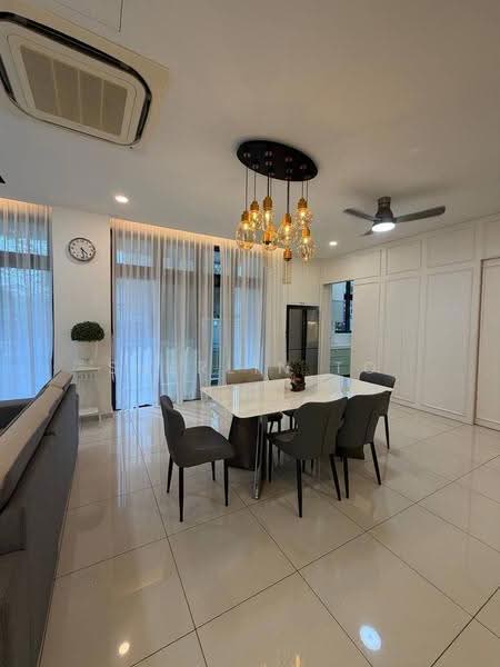 Cluster House for Sale in Eco Botanic (Iskandar Puteri (Nusajaya)) - Sherlin To - Dining Room - PropertyGuru.com.my