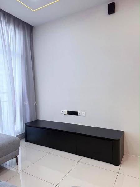 Kediaman Servis untuk Disewa di Midas @ Seri Alam - Wallace Ang - Living Room - PropertyGuru.com.my